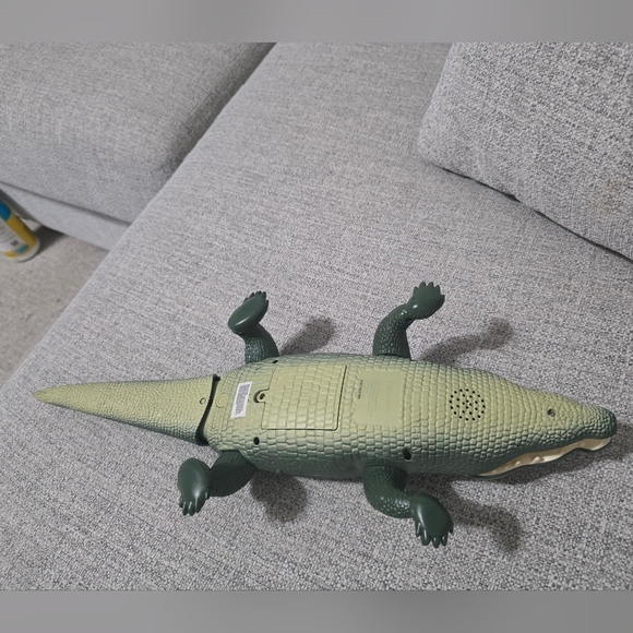 Discovery R/C Interactive Crocodile - Picture 7 of 11